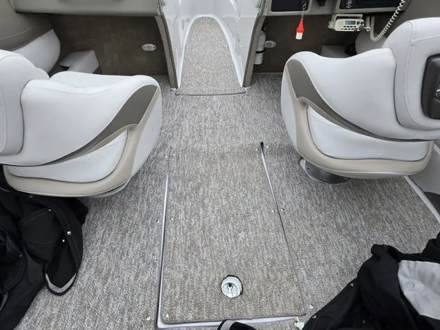 Slide: The Image of Crownline Boats BOWRIDER 235 SS 2012 - 12