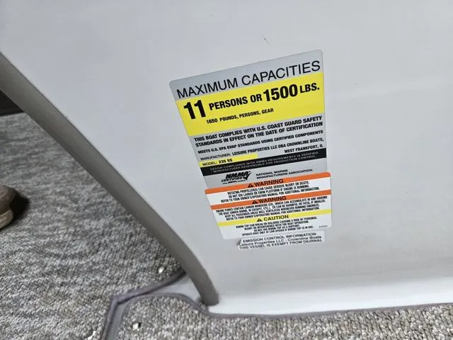 Slide: The Image of Crownline Boats BOWRIDER 235 SS 2012 - 17