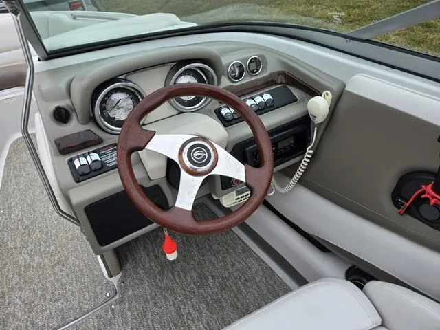 Slide: The Image of Crownline Boats BOWRIDER 235 SS 2012 - 18