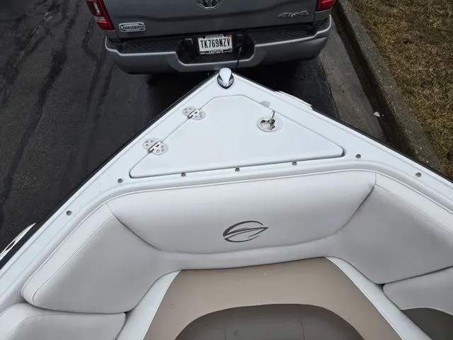 Slide: The Image of Crownline Boats BOWRIDER 235 SS 2012 - 21