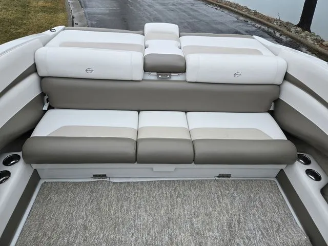 Slide: The Image of Crownline Boats BOWRIDER 235 SS 2012 - 25
