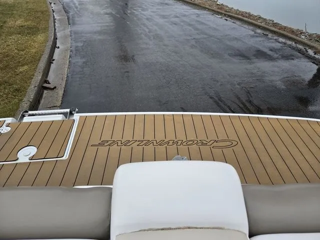 Slide: The Image of Crownline Boats BOWRIDER 235 SS 2012 - 28