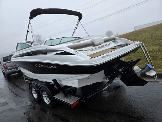 Slide: The Image of Crownline Boats BOWRIDER 235 SS 2012 - 29