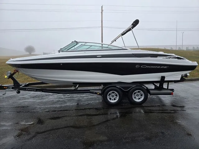 Slide: The Image of Crownline Boats BOWRIDER 235 SS 2012 - 5