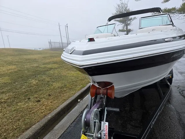 Slide: The Image of Crownline Boats BOWRIDER 235 SS 2012 - 7