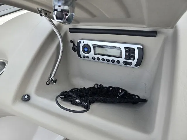 Slide: The Image of Larson LX850 2011 - 14