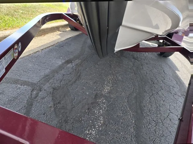 Slide: The Image of Tahoe Q4 SS 2011 - 10