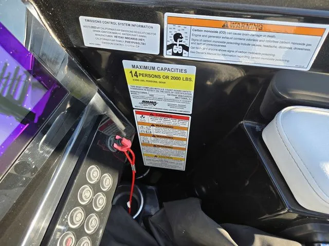 Slide: The Image of Heyday Wake Boats H22 2023 - 14