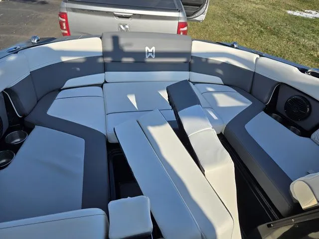 Slide: The Image of Heyday Wake Boats H22 2023 - 17