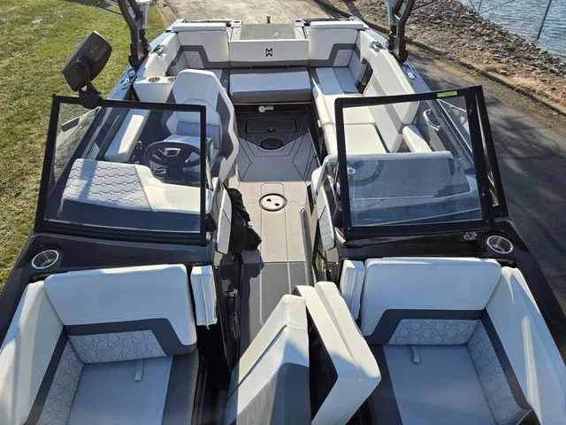 Slide: The Image of Heyday Wake Boats H22 2023 - 19