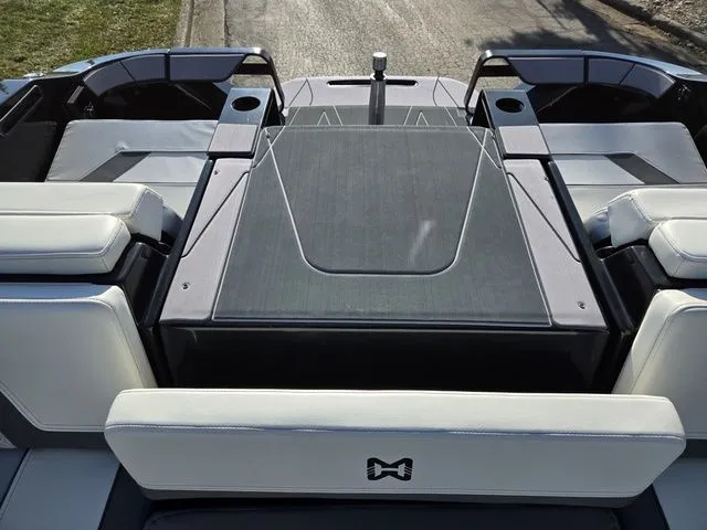 Slide: The Image of Heyday Wake Boats H22 2023 - 23