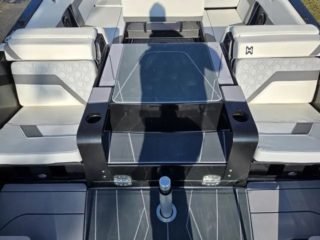 Slide: The Image of Heyday Wake Boats H22 2023 - 28