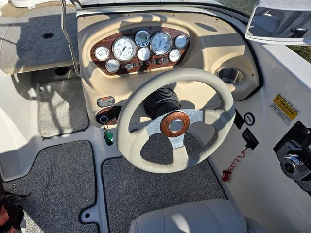 Slide: The Image of Glastron GT 205 Ski & Fish 2007 - 14