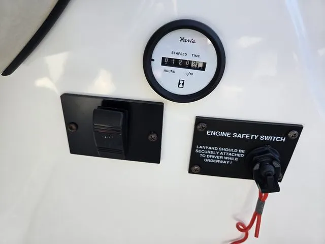 Slide: The Image of Glastron GT 205 Ski & Fish 2007 - 15