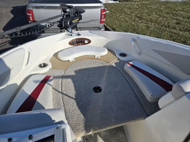 Slide: The Image of Glastron GT 205 Ski & Fish 2007 - 19