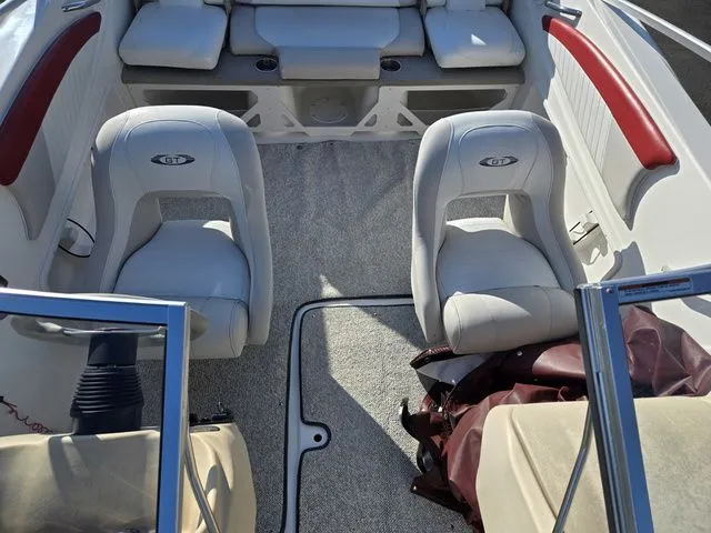 Slide: The Image of Glastron GT 205 Ski & Fish 2007 - 22