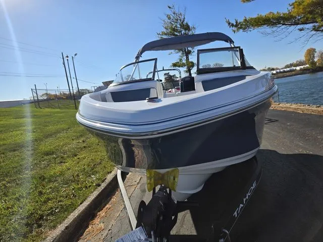 Slide: The Image of Tahoe 185 S 2023 - 7