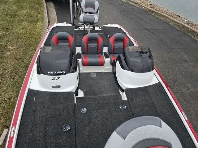 Slide: The Image of Nitro Z-7 Sport 2015 - 20