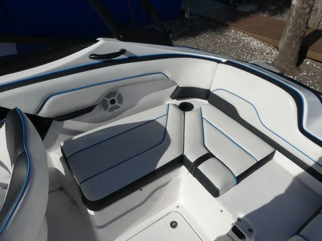 Slide: The Image of Yamaha AR210 2019 - 14