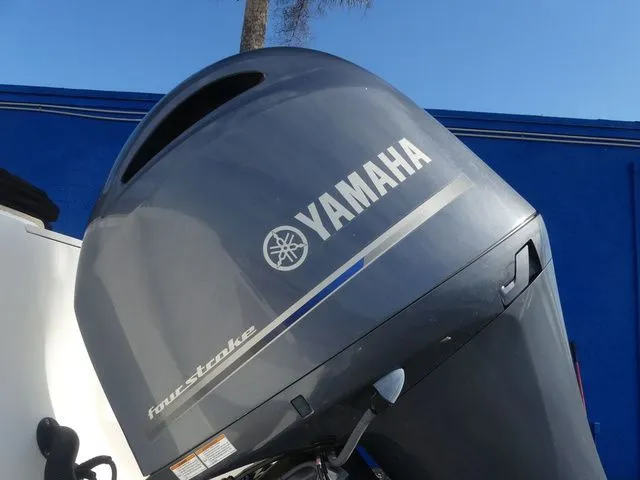 Slide: The Image of Cobia 220 Dual Console 2018 - 10