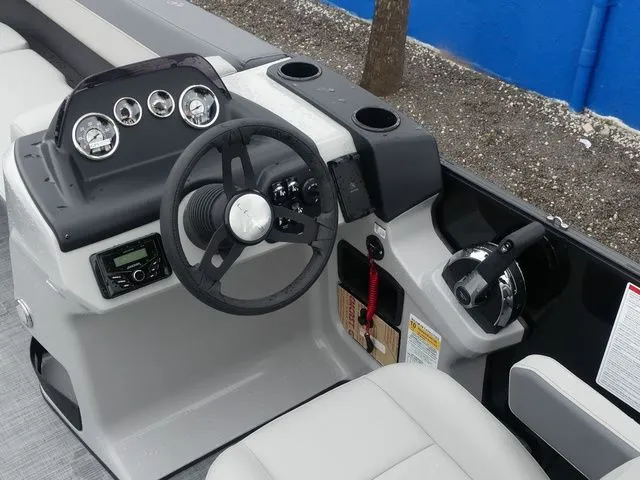 Slide: The Image of Lowe LS 210 WT 2026 - 16