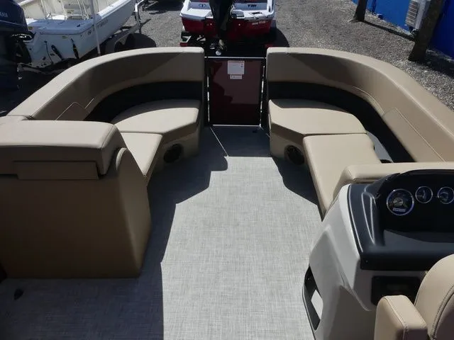 Slide: The Image of Lowe LS 190 2026 - 11