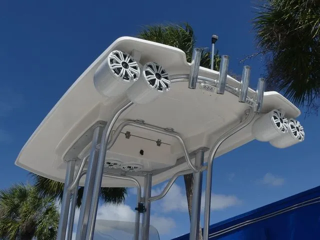 Slide: The Image of Robalo 226 Cayman 2019 - 26