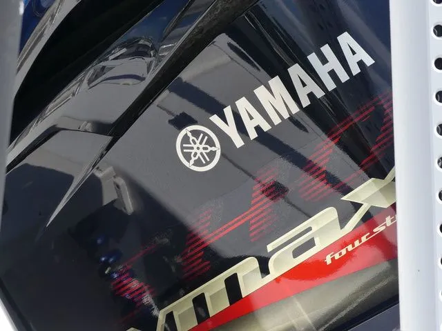 Slide: The Image of Robalo 226 Cayman 2019 - 9
