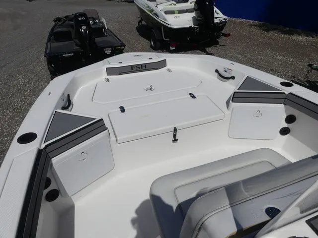 Slide: The Image of Yamaha 190 FSH 2019 - 10