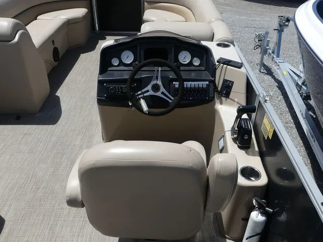 Slide: The Image of Bentley Pontoons 240 Bentley Cruise 2020 - 12