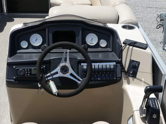 Slide: The Image of Bentley Pontoons 240 Bentley Cruise 2020 - 13