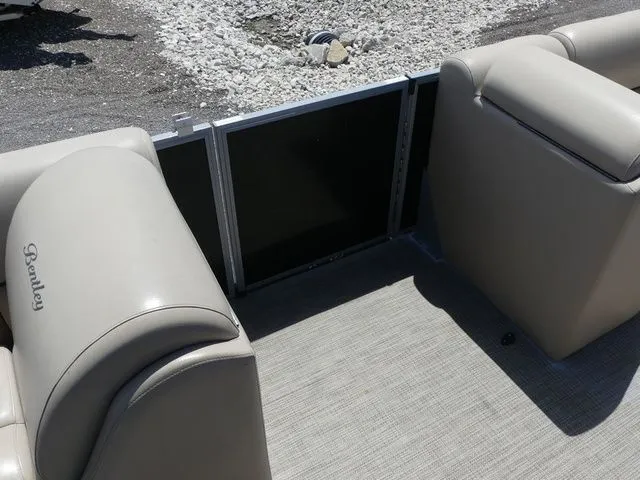 Slide: The Image of Bentley Pontoons 240 Bentley Cruise 2020 - 14