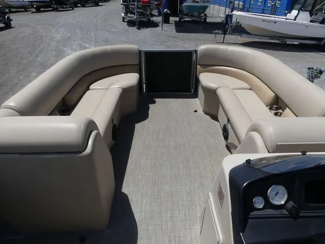 Slide: The Image of Bentley Pontoons 240 Bentley Cruise 2020 - 15