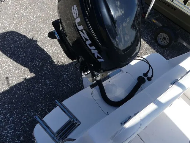 Slide: The Image of Sea Born LX24 Center Console 2020 - 21