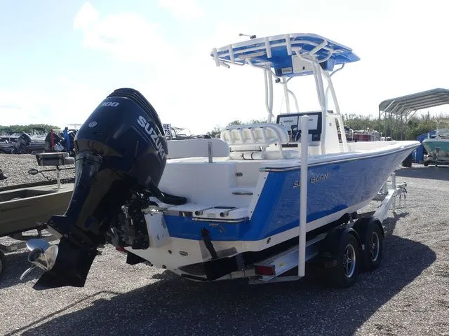 Slide: The Image of Sea Born LX24 Center Console 2020 - 4