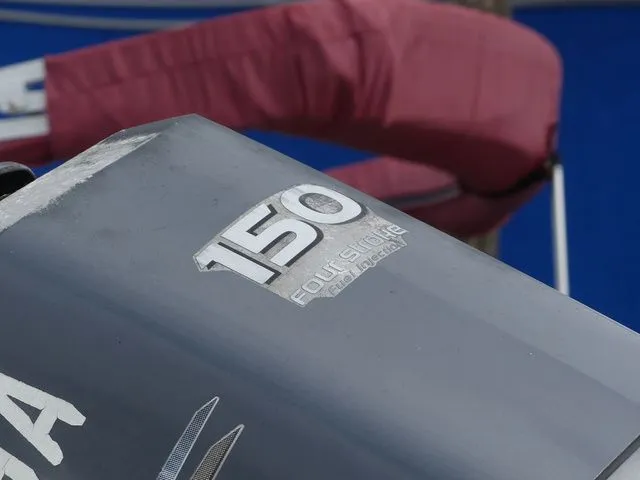 Slide: The Image of Hurricane GS202 2004 - 10