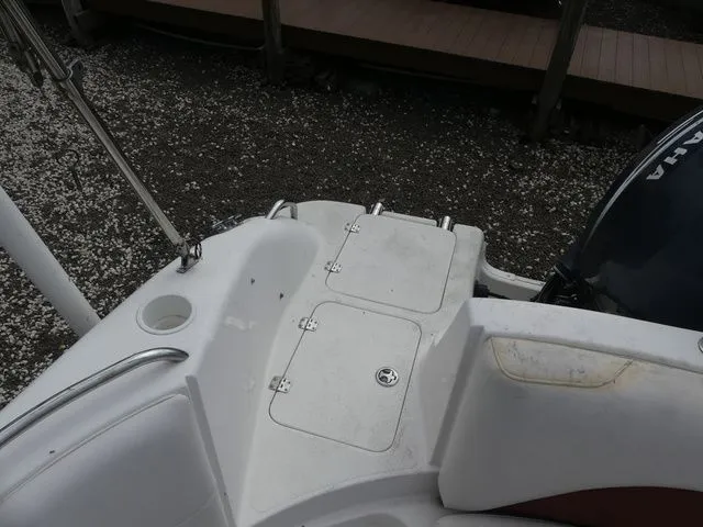 Slide: The Image of Hurricane GS202 2004 - 15