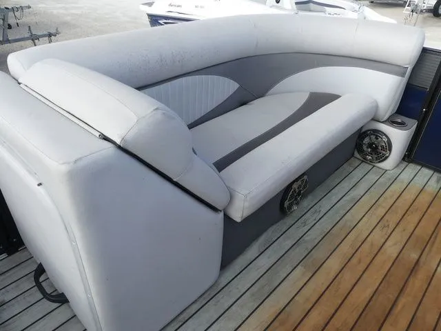 Slide: The Image of Crest II 230 SLE 2018 - 13