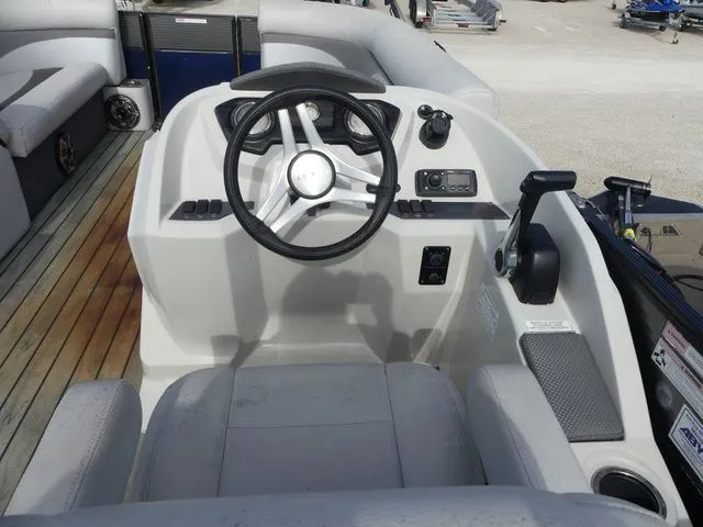 Slide: The Image of Crest II 230 SLE 2018 - 17