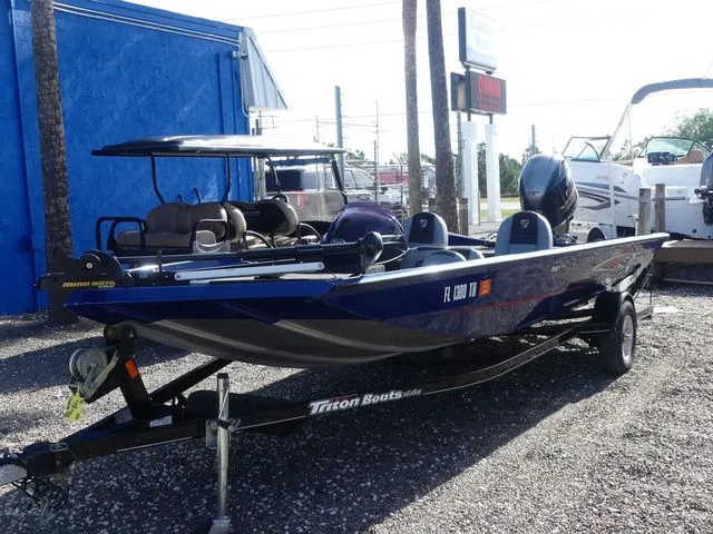 The Image of Triton 18 C TX 2018 - 1