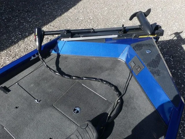 Slide: The Image of Triton 18 C TX 2018 - 13