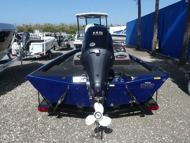 Slide: The Image of Triton 18 C TX 2018 - 5