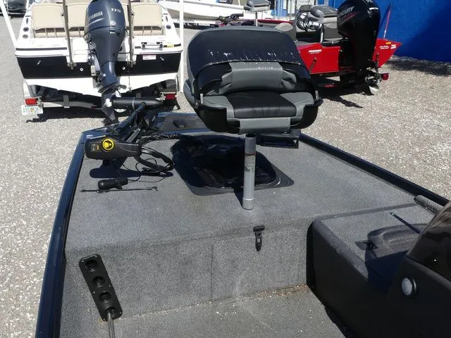 Slide: The Image of Tracker Bass Tracker Classic XL 2021 - 12