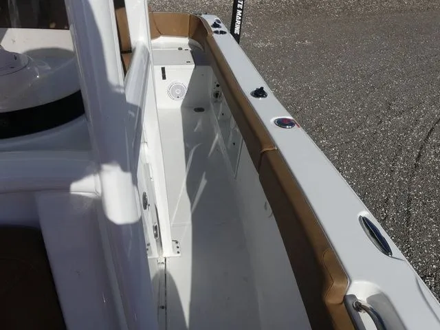 Slide: The Image of Sea Hunt Ultra 219 2025 - 16