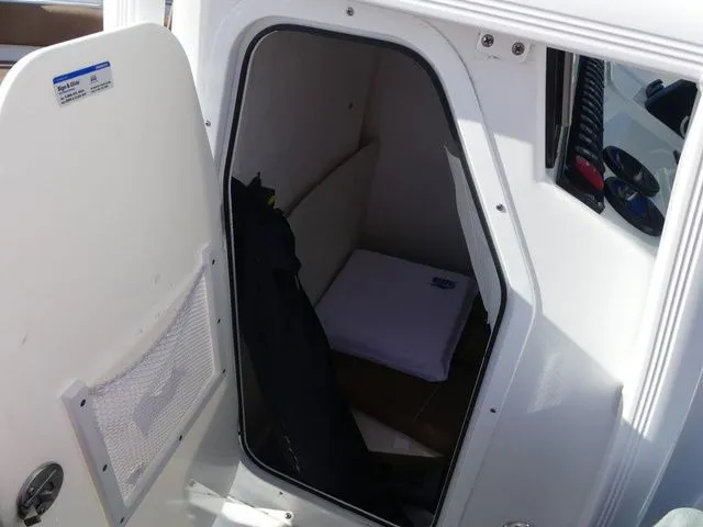 Slide: The Image of Sea Hunt Ultra 219 2025 - 17