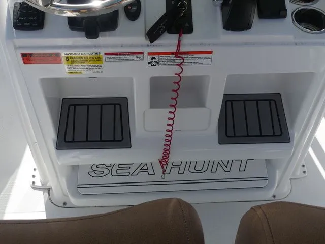 Slide: The Image of Sea Hunt Ultra 219 2025 - 20