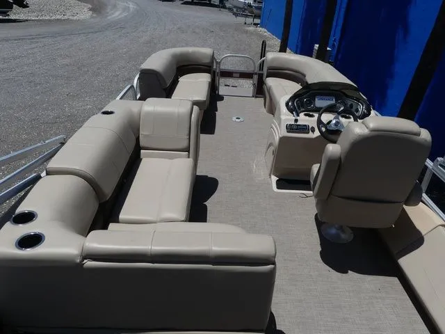 Slide: The Image of Sun Tracker Fishin' Barge 24 DLX 2019 - 13