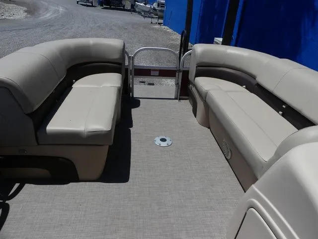 Slide: The Image of Sun Tracker Fishin' Barge 24 DLX 2019 - 15