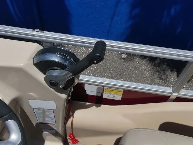 Slide: The Image of Sun Tracker Fishin' Barge 24 DLX 2019 - 20