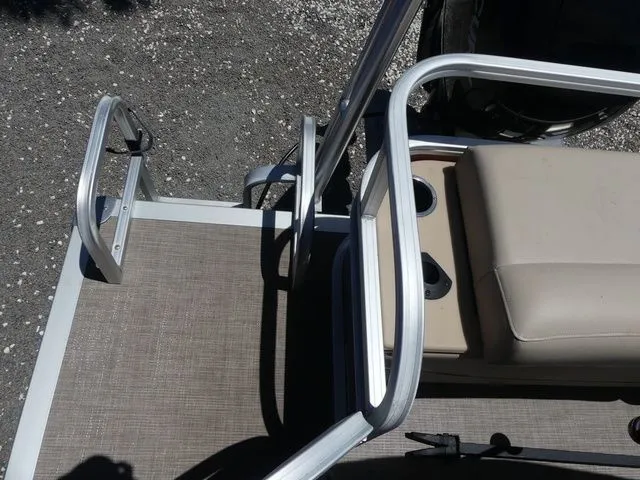 Slide: The Image of Sun Tracker Fishin' Barge 24 DLX 2019 - 26